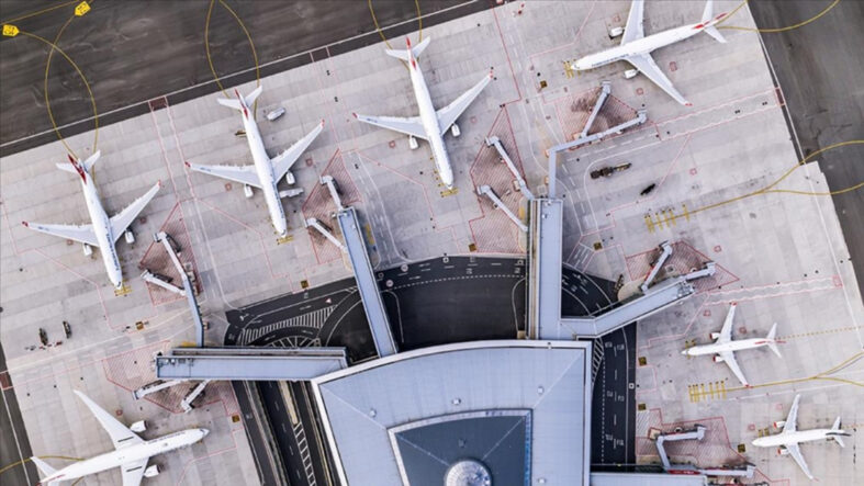 Abdulkadir Uraloğlu: Türkiye'de 4 Ayda Hava Yoluyla 64,2 Milyon Yolcu Seyahat Etti