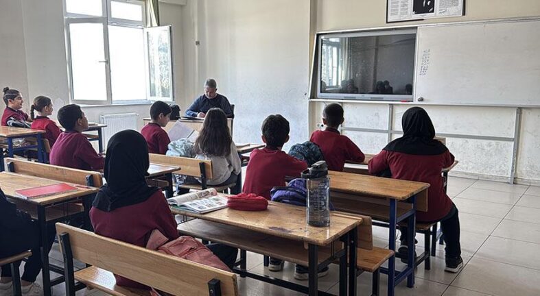 Yeni eğitim döneminde ilk ders zili çaldı